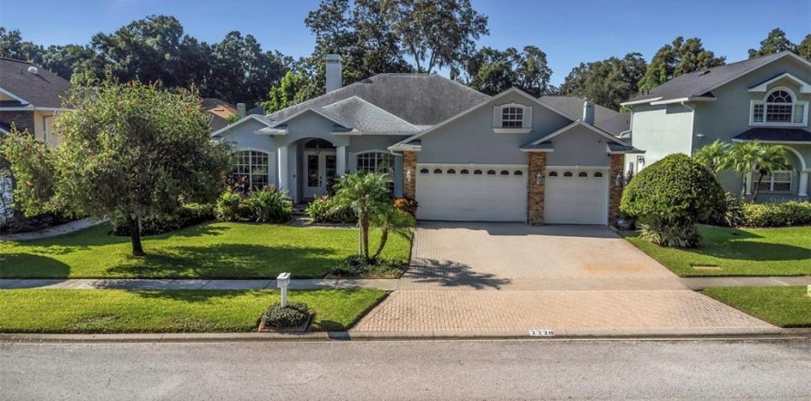 House in Valrico, Florida 4 bedrooms, 243.22 sq.m. № 1376640