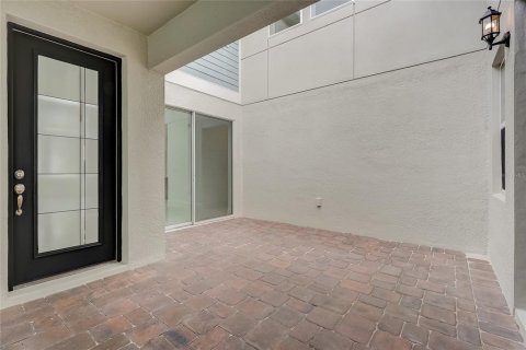 Casa en venta en Orlando, Florida, 4 dormitorios, 337.24 m2 № 1680120 - foto 8