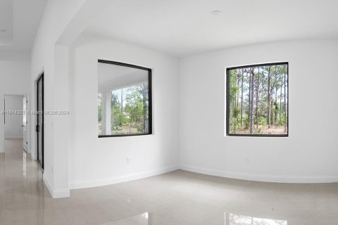 House in Lehigh Acres, Florida 3 bedrooms, 165.18 sq.m. № 1863561 - photo 11