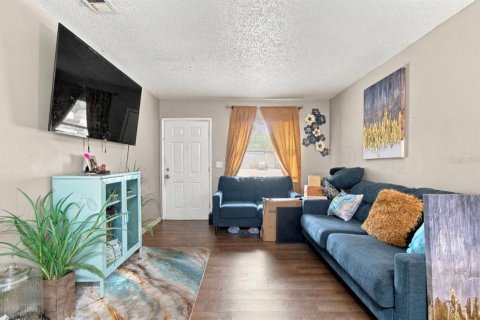 Commercial property in Tampa, Florida 6 bedrooms, 159.33 sq.m. № 2383868 - photo 17