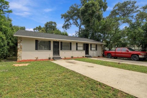 Commercial property in Tampa, Florida 6 bedrooms, 159.33 sq.m. № 2383868 - photo 2