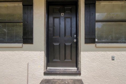 Commercial property in Tampa, Florida 6 bedrooms, 159.33 sq.m. № 2383868 - photo 3