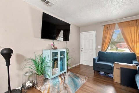 Commercial property in Tampa, Florida 6 bedrooms, 159.33 sq.m. № 2383868 - photo 18