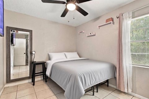 Commercial property in Tampa, Florida 6 bedrooms, 159.33 sq.m. № 2383868 - photo 23