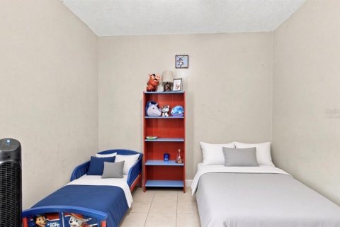 Commercial property in Tampa, Florida 6 bedrooms, 159.33 sq.m. № 2383868 - photo 8
