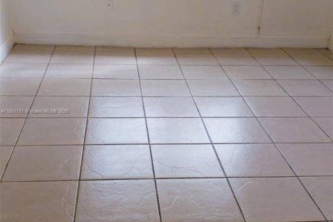 Copropriété à vendre à Sunrise, Floride: 2 chambres, 87.7 m2 № 1934217 - photo 15