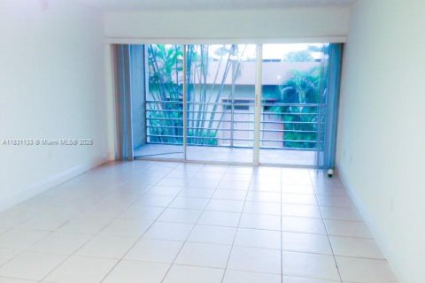 Copropriété à vendre à Sunrise, Floride: 2 chambres, 87.7 m2 № 1934217 - photo 3