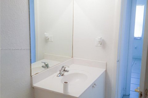 Copropriété à vendre à Sunrise, Floride: 2 chambres, 87.7 m2 № 1934217 - photo 9