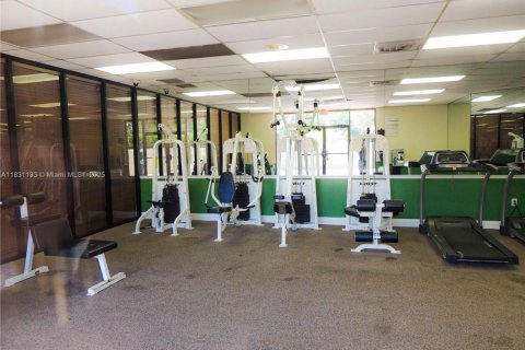 Copropriété à vendre à Sunrise, Floride: 2 chambres, 87.7 m2 № 1934217 - photo 24