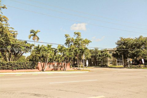 Copropriété à vendre à Sunrise, Floride: 2 chambres, 87.7 m2 № 1934217 - photo 25