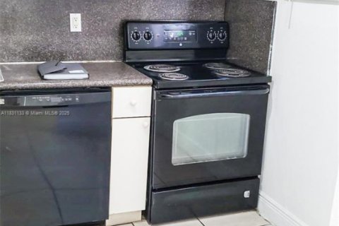 Copropriété à vendre à Sunrise, Floride: 2 chambres, 87.7 m2 № 1934217 - photo 5