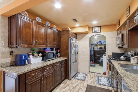 Купить виллу или дом в Санрайз, Флорида 3 спальни, 96.62м2, № 2412510 - фото 6