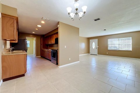Villa ou maison à louer à Winter Haven, Floride: 3 chambres, 157.19 m2 № 2430845 - photo 6