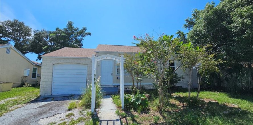 Casa en Saint Petersburg, Florida 3 dormitorios, 83.61 m2 № 1851454