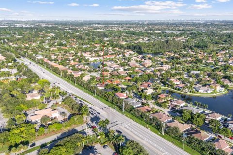 House in Miramar, Florida 5 bedrooms, 269.51 sq.m. № 1817654 - photo 6