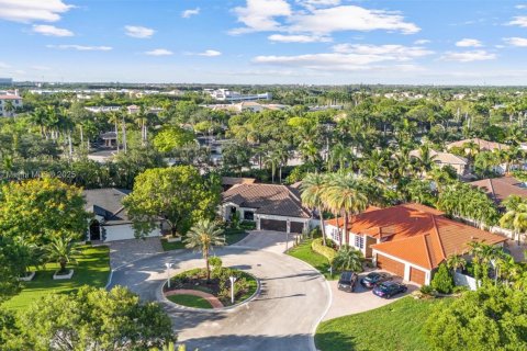 House in Miramar, Florida 5 bedrooms, 269.51 sq.m. № 1817654 - photo 3
