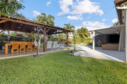 House in Miramar, Florida 5 bedrooms, 269.51 sq.m. № 1817654 - photo 22