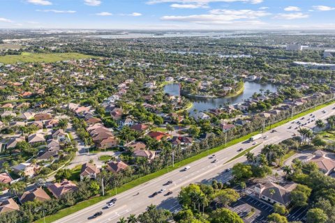House in Miramar, Florida 5 bedrooms, 269.51 sq.m. № 1817654 - photo 7