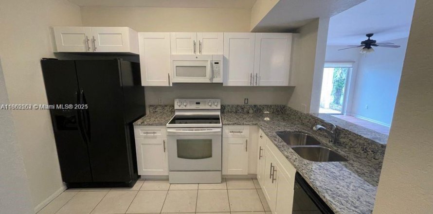 Condo in West Palm Beach, Florida, 3 bedrooms № 1890894
