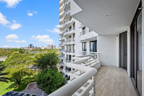 Condominio en venta en Aventura, Florida, 2 dormitorios, 91.97 m2 № 1874686 - foto 19