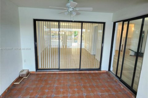 Condo in Miami, Florida, 2 bedrooms  № 2086669 - photo 30