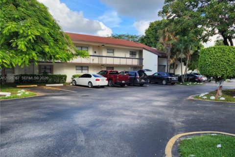 Condo in Miami, Florida, 2 bedrooms № 2086669