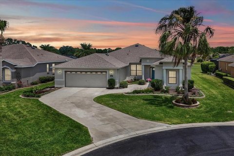 Casa en venta en Ocala, Florida, 4 dormitorios, 263.56 m2 № 1719650 - foto 1