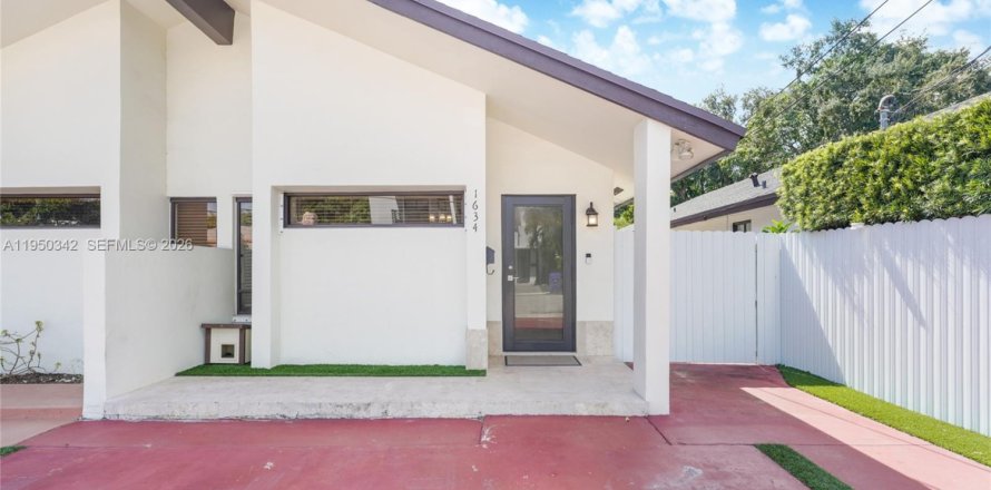 Casa en Miami, Florida 3 dormitorios, 111.48 m2 № 2006742