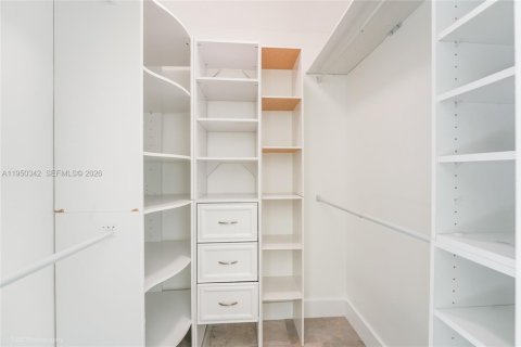 Casa en alquiler en Miami, Florida, 3 dormitorios, 111.48 m2 № 2006742 - foto 10