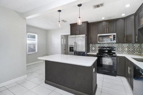 Villa ou maison à vendre à Saint Petersburg, Floride: 2 chambres, 96.8 m2 № 2312541 - photo 12