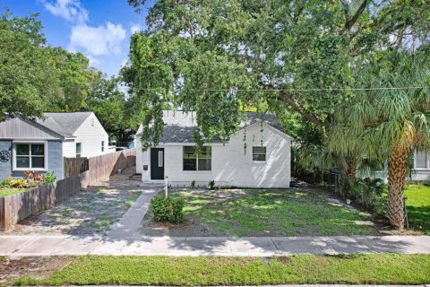 Villa ou maison à Saint Petersburg, Floride 2 chambres, 96.8 m2 № 2312541
