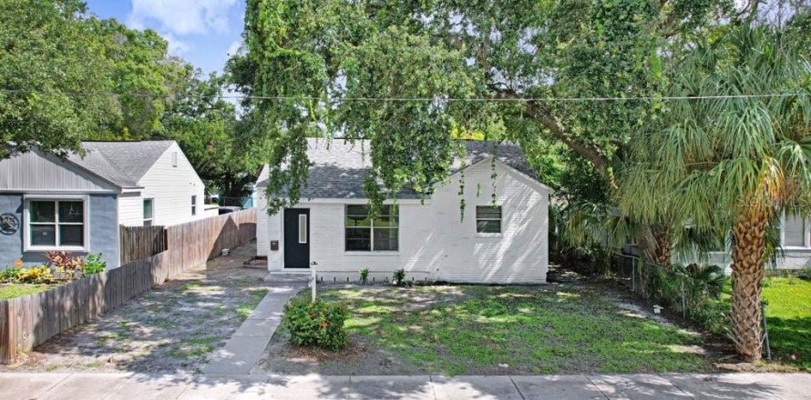 Villa ou maison à Saint Petersburg, Floride 2 chambres, 96.8 m2 № 2312541
