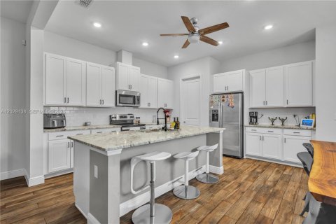 House in Orlando, Florida 3 bedrooms № 2078447 - photo 8