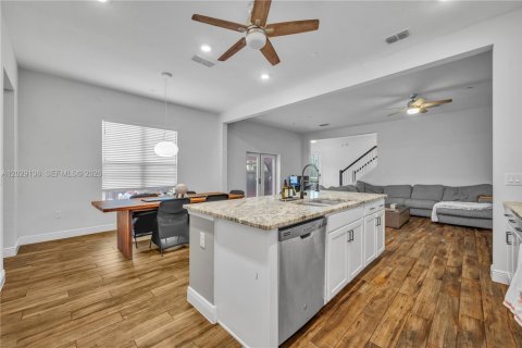 House in Orlando, Florida 3 bedrooms № 2078447 - photo 11