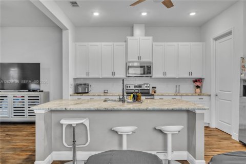 House in Orlando, Florida 3 bedrooms № 2078447 - photo 9