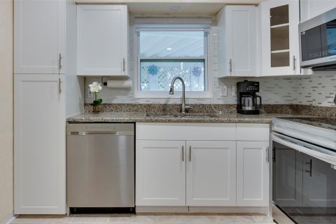 Casa en venta en Seminole, Florida, 3 dormitorios, 147.25 m2 № 1402498 - foto 10