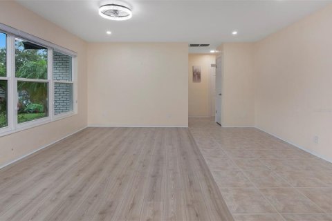 Casa en venta en Seminole, Florida, 3 dormitorios, 147.25 m2 № 1402498 - foto 19