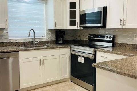 Casa en venta en Seminole, Florida, 3 dormitorios, 147.25 m2 № 1402498 - foto 11