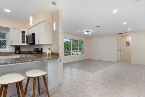 Casa en venta en Seminole, Florida, 3 dormitorios, 147.25 m2 № 1402498 - foto 14