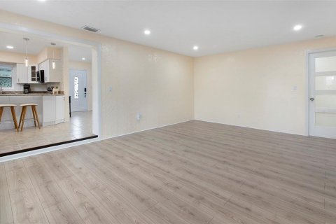 Casa en venta en Seminole, Florida, 3 dormitorios, 147.25 m2 № 1402498 - foto 15