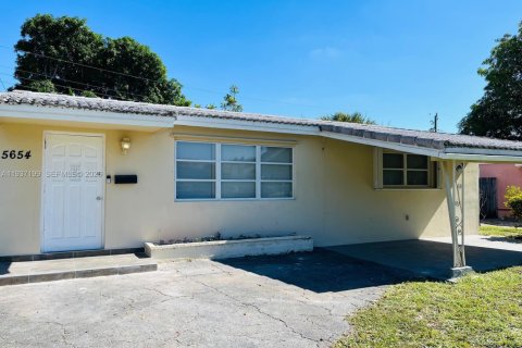 Снять в аренду виллу или дом в Окленд-Парк, Флорида 3 спальни, 93.65м2, № 1995089 - фото 29