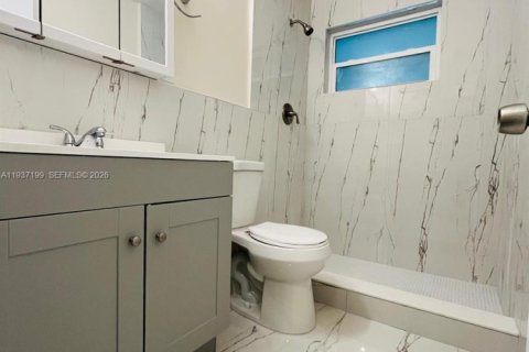 Снять в аренду виллу или дом в Окленд-Парк, Флорида 3 спальни, 93.65м2, № 1995089 - фото 3