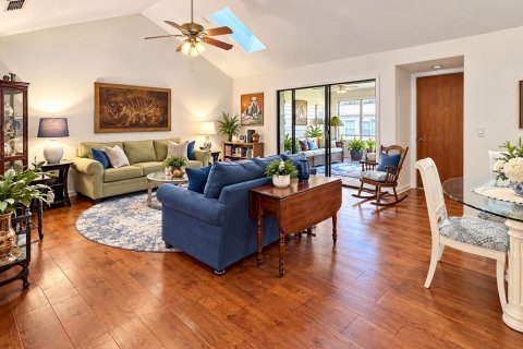 House in Melbourne, Florida 2 bedrooms, 148.09 sq.m. № 2421712 - photo 6