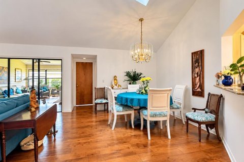 House in Melbourne, Florida 2 bedrooms, 148.09 sq.m. № 2421712 - photo 5