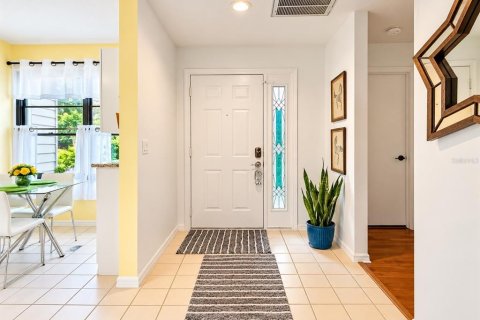 House in Melbourne, Florida 2 bedrooms, 148.09 sq.m. № 2421712 - photo 2