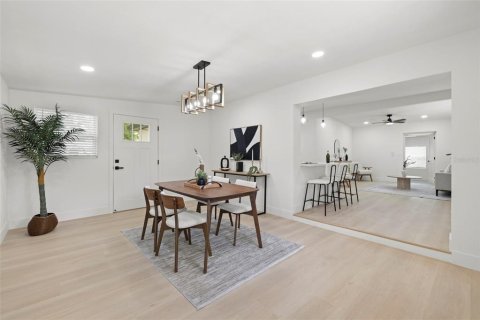Villa ou maison à vendre à Tampa, Floride: 3 chambres, 138.89 m2 № 1832685 - photo 2