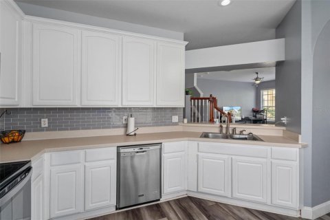 Adosado en venta en Wesley Chapel, Florida, 3 dormitorios, 140.56 m2 № 2156772 - foto 16