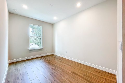 Casa en venta en Eustis, Florida, 3 dormitorios, 176.24 m2 № 1918134 - foto 14