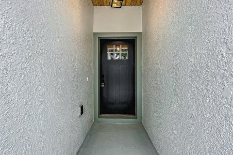 House in Eustis, Florida 3 bedrooms, 176.24 sq.m. № 1918134 - photo 5