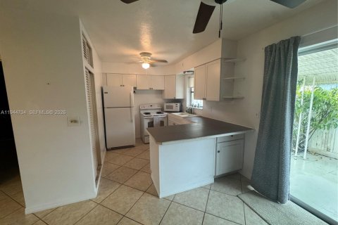 Condominio en alquiler en Hollywood, Florida, 1 dormitorio, 55.74 m2 № 2054510 - foto 3